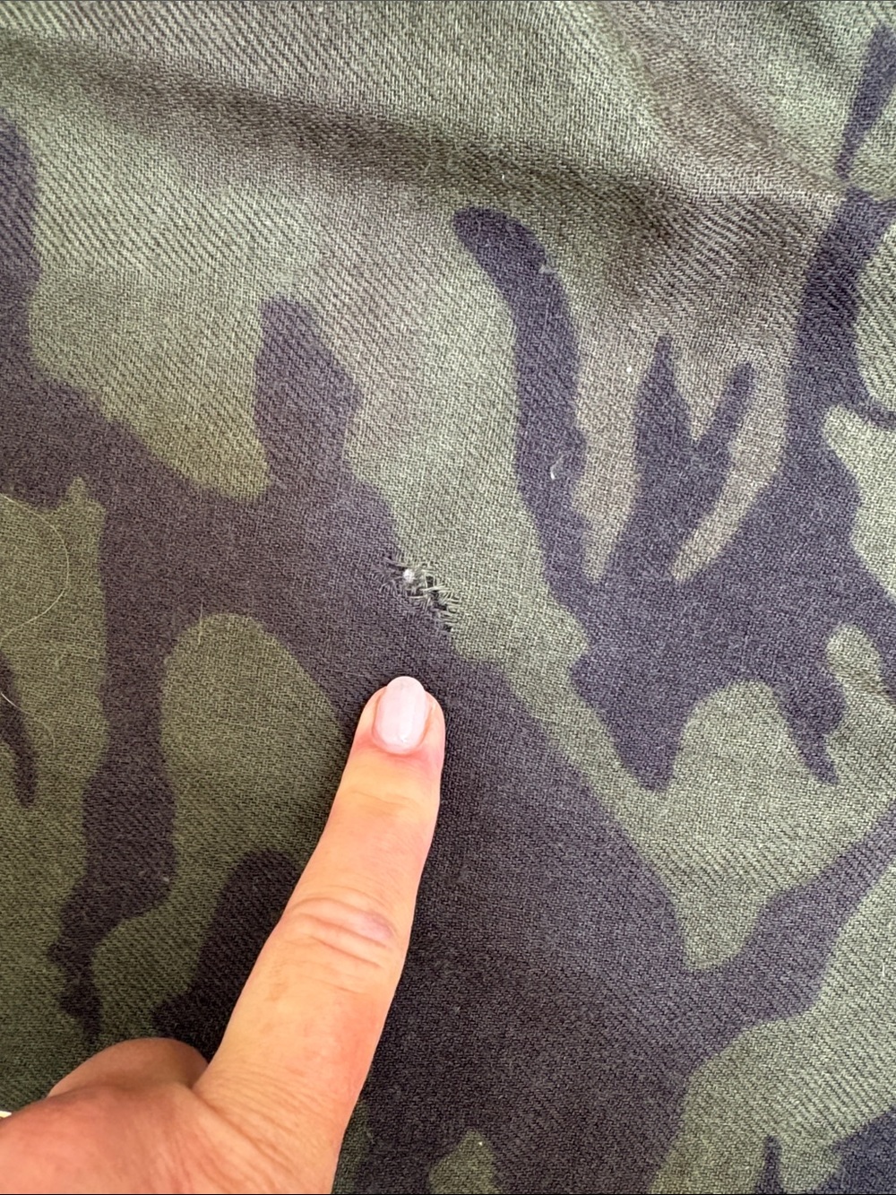 Wilfred Free camo blanket scarf - Picture 6 of 8